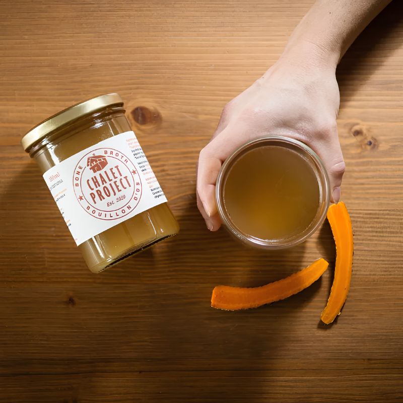 Bouillon d'os de poulet bio au gingembre et curcuma